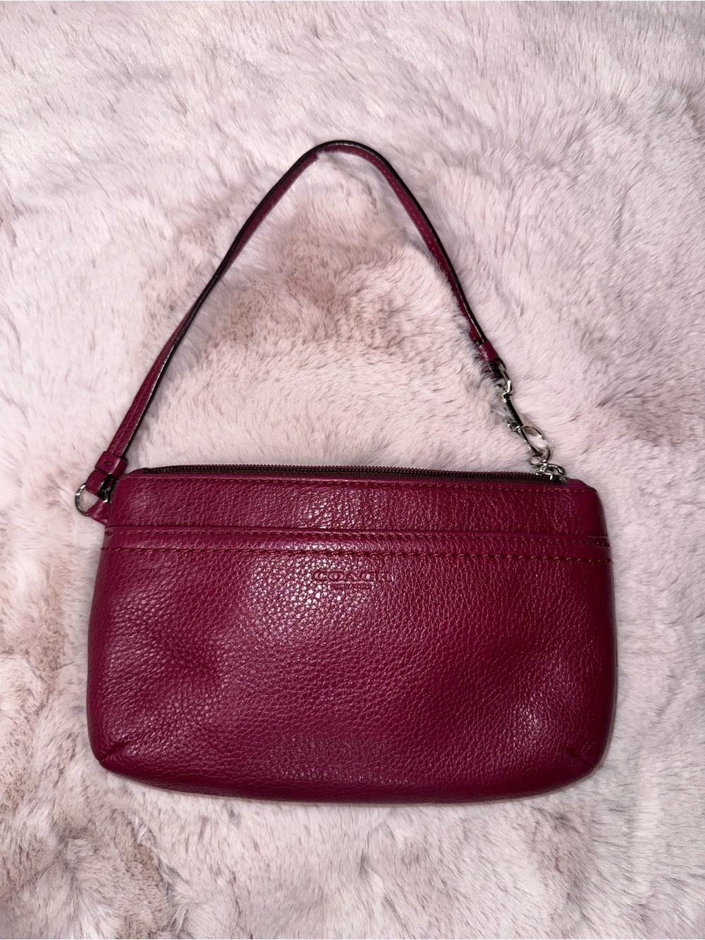 Coach Park Pebbled Leather Medium Wristlet Burgundy F51683